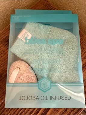 NWT bliss spa Moisturizing&Repairing Spa Set:gel-lined sock sleeve/pumice stone